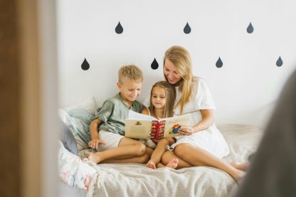Effective Communication Strategies for Babysitters: How to Stay Connected with Parents