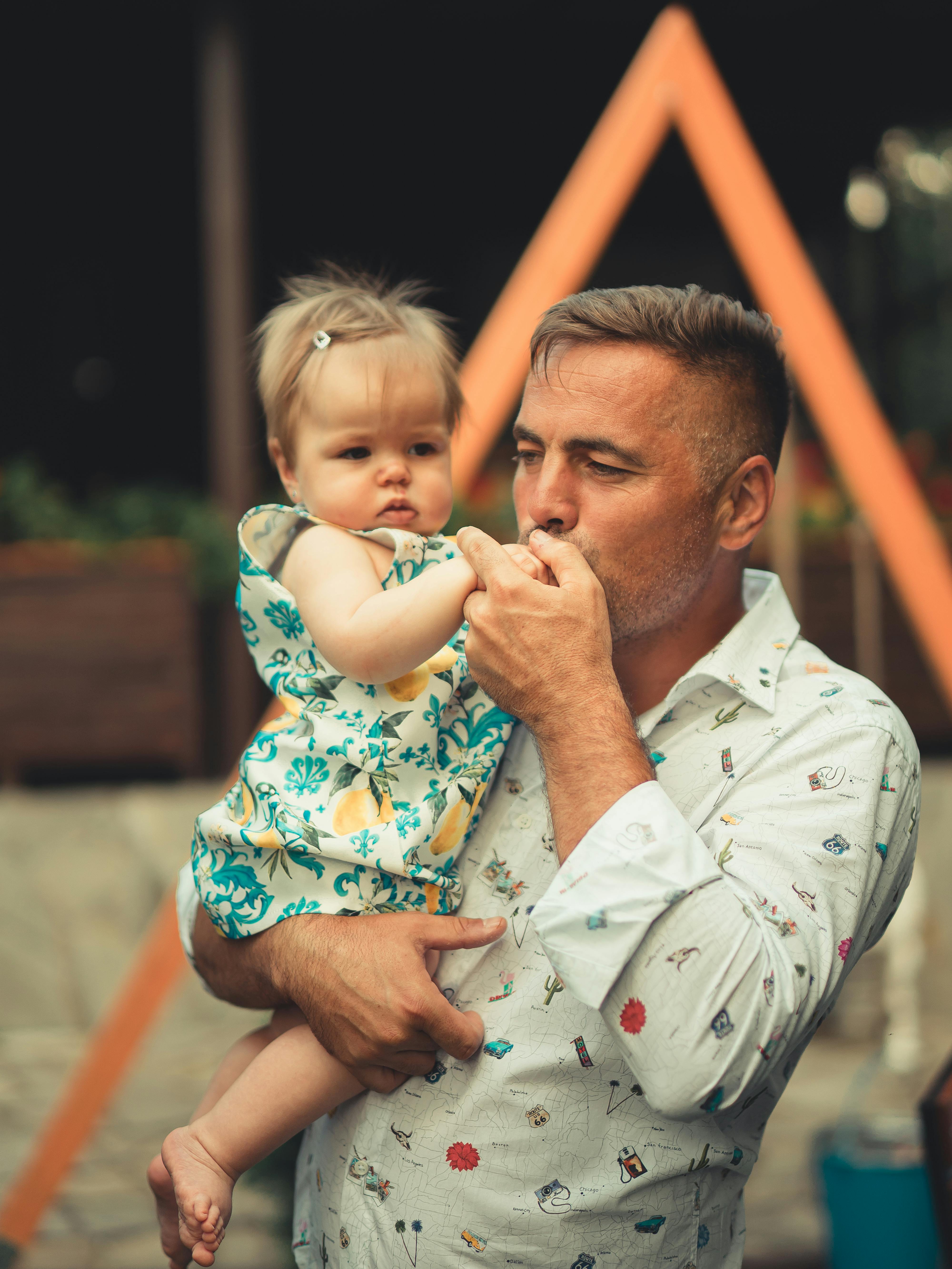 Building a Strong Relationship with Your Babysitter: Tips for Engaging and Communicating Effectively