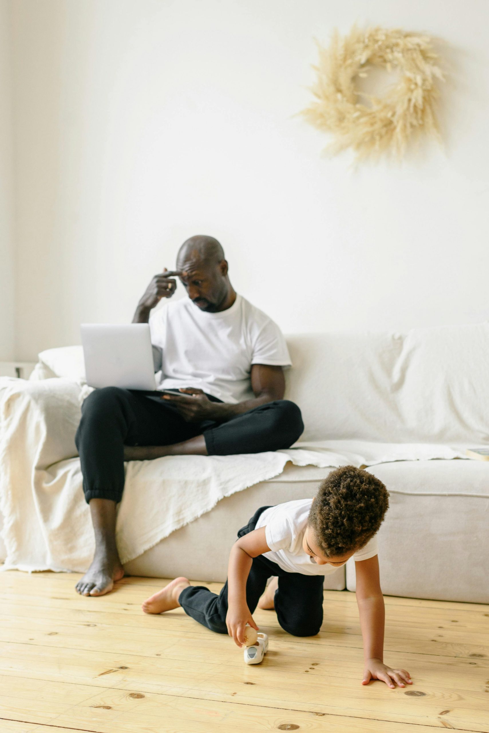 Building a Strong Relationship with Your Sitter: Tips for Effective Communication and Trust